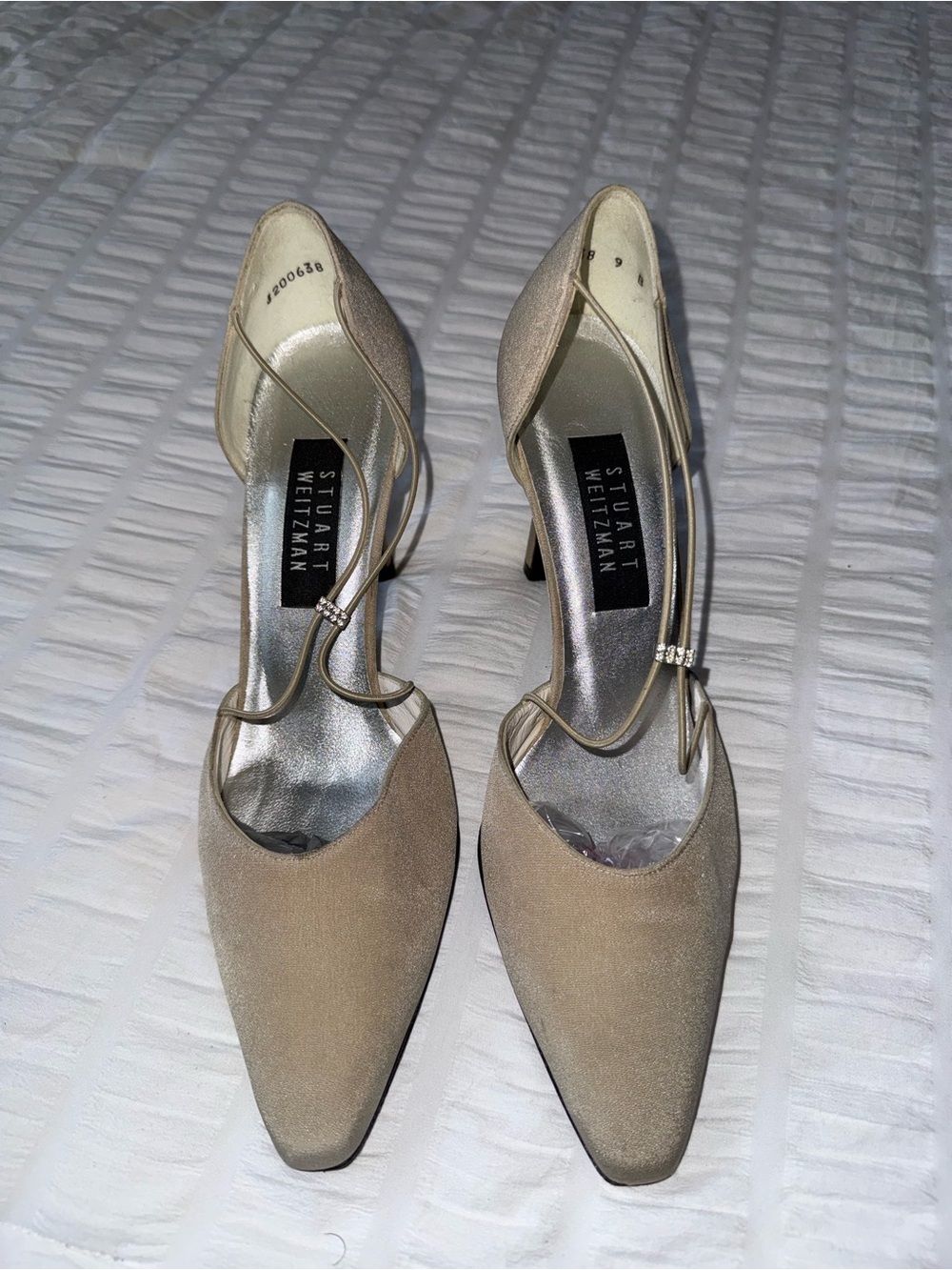 Stuart Weitzman Heels Women’s 9 Pointed Toe Tan Satin Sheen !